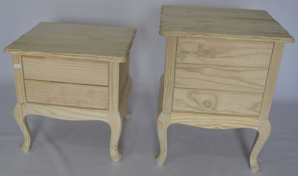 QUEEN PEDESTALS
